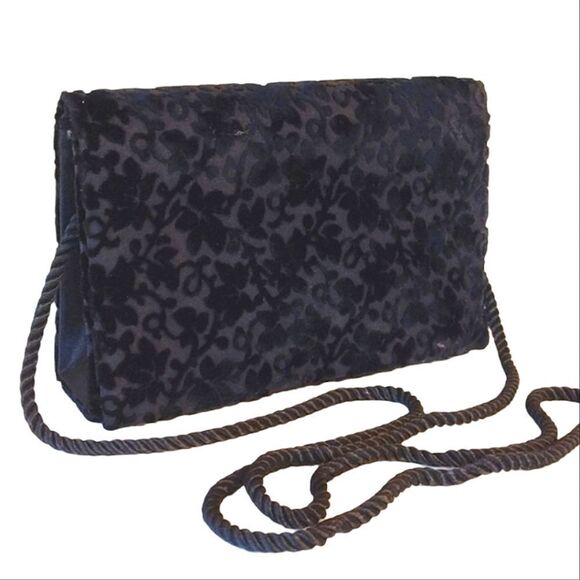 VTG Jaqueline Ferrar Black Floral Velvet Clutch W/ Cord Crossbody Strap - Picture 1 of 11